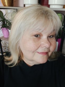 Magdus, 57 �ves n�, Ecs�d