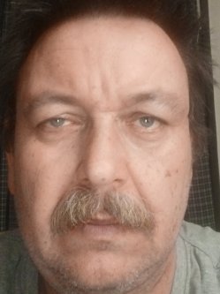 Attila, 55 �ves f�rfi, V�cszentl�szl�