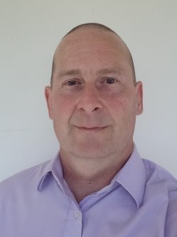 Csaba, 51 �ves f�rfi, Tata