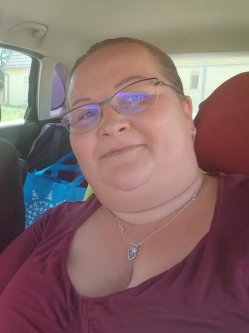 Ivett, 39 �ves n�, D�br�k�z