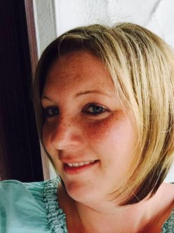 Zs�fia, 38 �ves n�, Ny�regyh�za