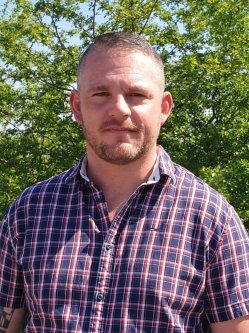 Ferenc, 33 �ves f�rfi, Szombathely