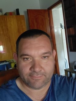 Sandor, 48 �ves f�rfi, Szir�k