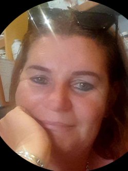 Szivia, 46 �ves n�, T�pi�szele