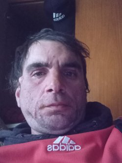 Sanyi, 39 �ves f�rfi, K�lesd