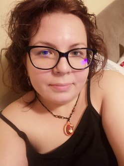 D�ri, 41 �ves n�, Ny�regyh�za