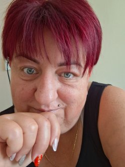 M�nika, 50 �ves n�, Kocs�r