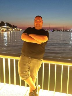 Zsolt, 36 �ves f�rfi, Cs�sz�r
