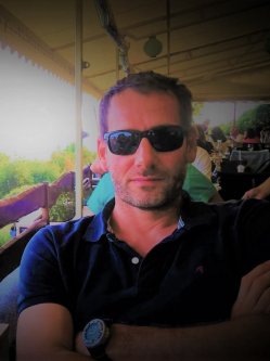 István Medárd, 48 éves férfi, Budapest