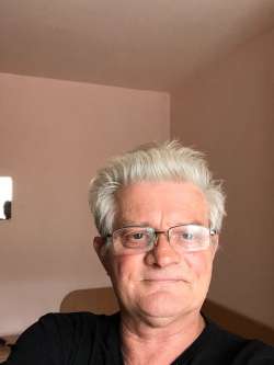 Janos, 67 �ves f�rfi, Budapest