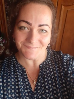 Eva, 39 �ves n�, Hargita