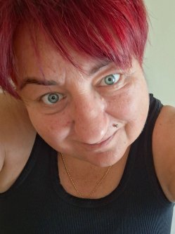 M�nika, 50 �ves n�, Kocs�r