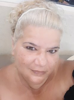Mesi, 52 �ves n�, Budapest
