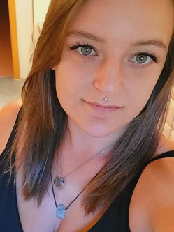 M�nika, 20 �ves n�, Szeged