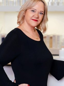 Petra, 36 �ves n�, Kaposv�r