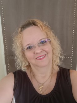 Judit, 58 �ves n�, Cegl�dbercel