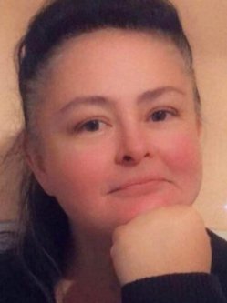Andrea, 48 �ves n�, Hort