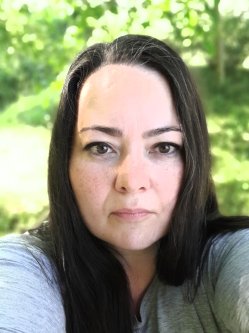 Lili, 45 �ves n�, B�k�scsaba