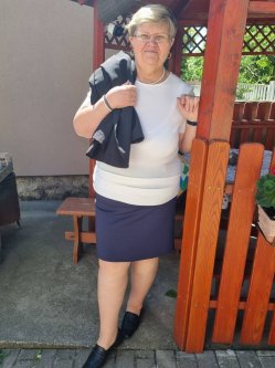 Jola, 66 �ves n�, V�rpalota
