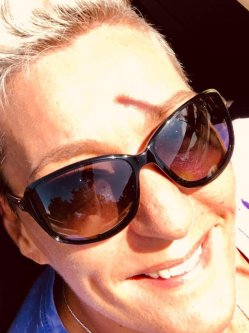 T�nde, 52 �ves n�, Szolnok