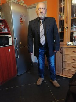 J�zsef, 63 �ves f�rfi, Mez�t�r