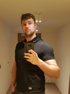 M�rton, 26 �ves f�rfi, Ny�regyh�za
