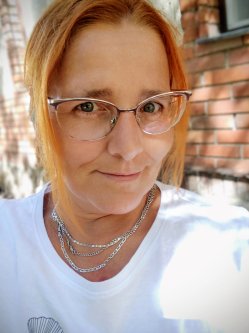 Julianna, 54 �ves n�, Esztergom