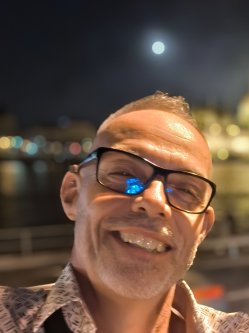 Atti, 54 �ves f�rfi, Budapest