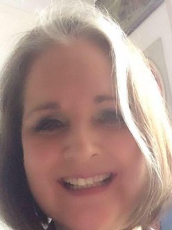 Kitti, 57 �ves n�, Sz�kesfeh�rv�r