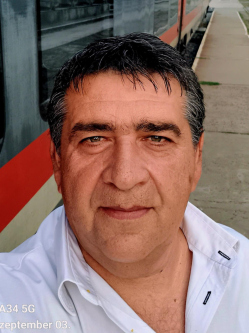 Zolt�n, 54 �ves f�rfi, Baja
