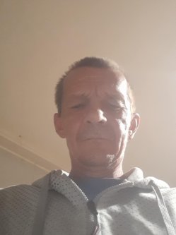 R�bert, 54 �ves f�rfi, Nagyl�c