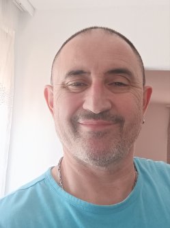 Zolt�n, 50 �ves f�rfi, Ajka