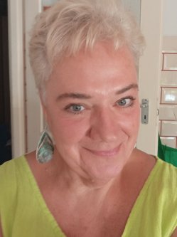 Kata, 59 �ves n�, Budapest
