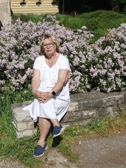 Iza, 63 �ves n�, Budakeszi