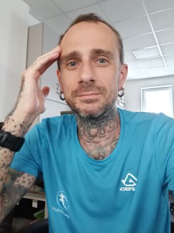 Peti, 42 �ves f�rfi, Budapest