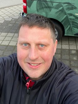 Attila, 50 �ves f�rfi, Tatab�nya