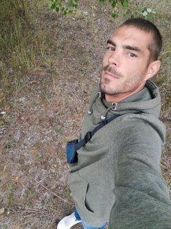 S�ndor, 37 �ves f�rfi, Cegl�d