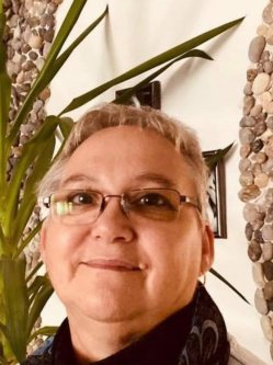 Bernadett, 58 �ves n�, B�k�scsaba