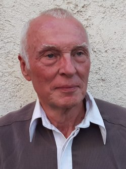Tam�s, 78 �ves f�rfi, Tata