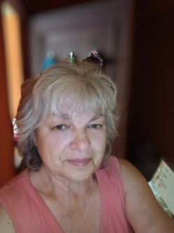 Amarilla, 70 �ves n�, Budapest